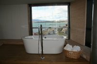 The bathtub with a view